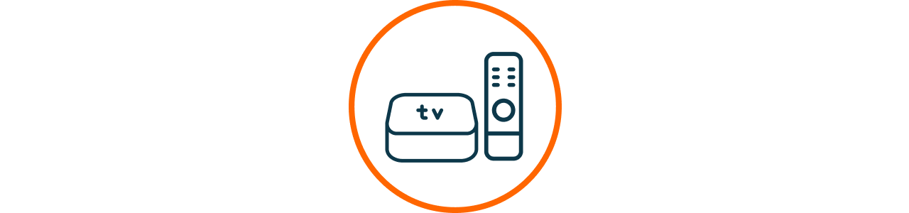 Symbol einer TV-Streaming-Box mit Fernbedienung in einem orangefarbenen Kreis – Das Bild zeigt ein stilisiertes Icon einer TV-Box mit „tv“-Beschriftung sowie einer daneben stehenden Fernbedienung, dargestellt in blauer Linienführung, umgeben von einem dünnen orangefarbenen Kreis auf weißem Hintergrund